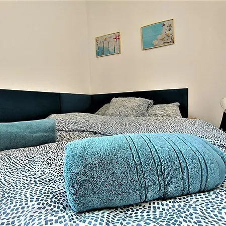 Przystan Swietojanska Apartment