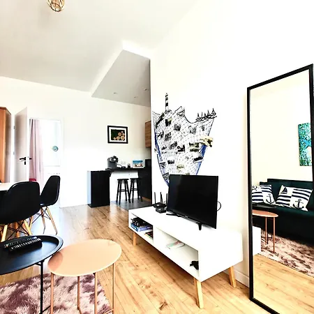 Przystan Swietojanska Апартаменты *