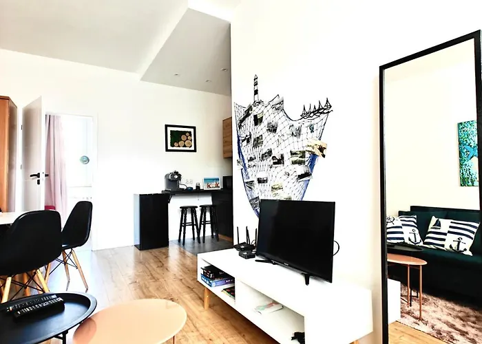 Przystan Swietojanska Апартаменты *